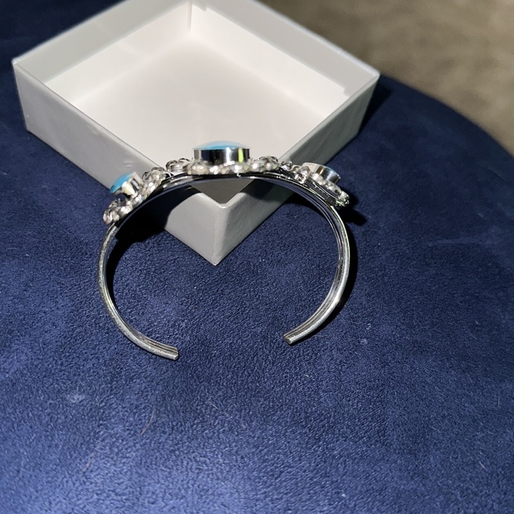 Cuff bracelet by Raymond Yazzie RARE FIND!!! - Picture 8 of 11